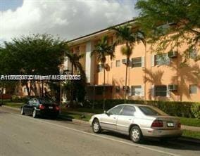Primary Photo - 1014 Salzedo St
