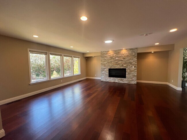 Building Photo - LOS ALTOS- Spacious Executive Home with Pa...