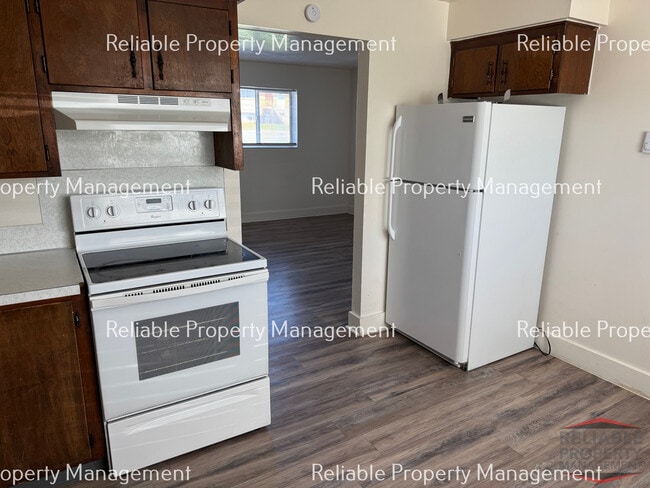 Building Photo - 1687 Grandview Dr