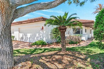 Building Photo - 810 Parkside Pl