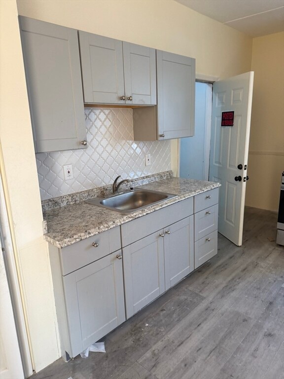 Building Photo - 564 Hyde Park Ave