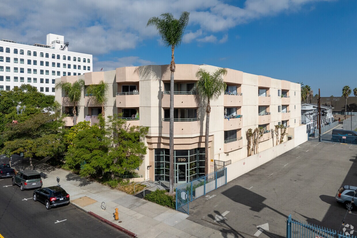 Foto principal - 730 Pine Ave.