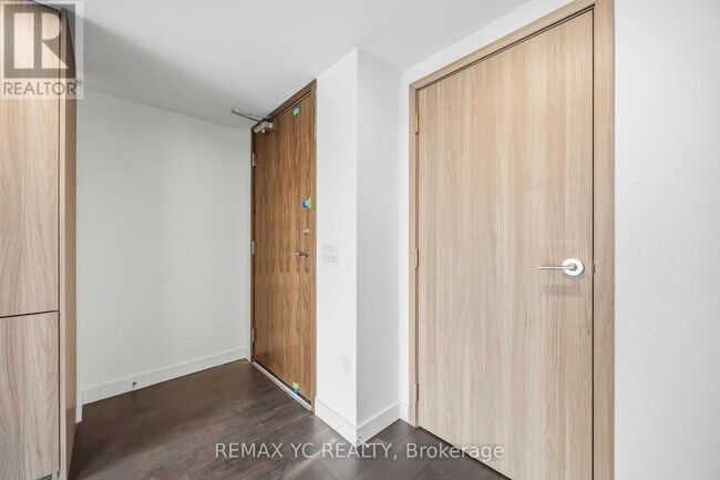 Building Photo - 3 Concord Cityplace Wy