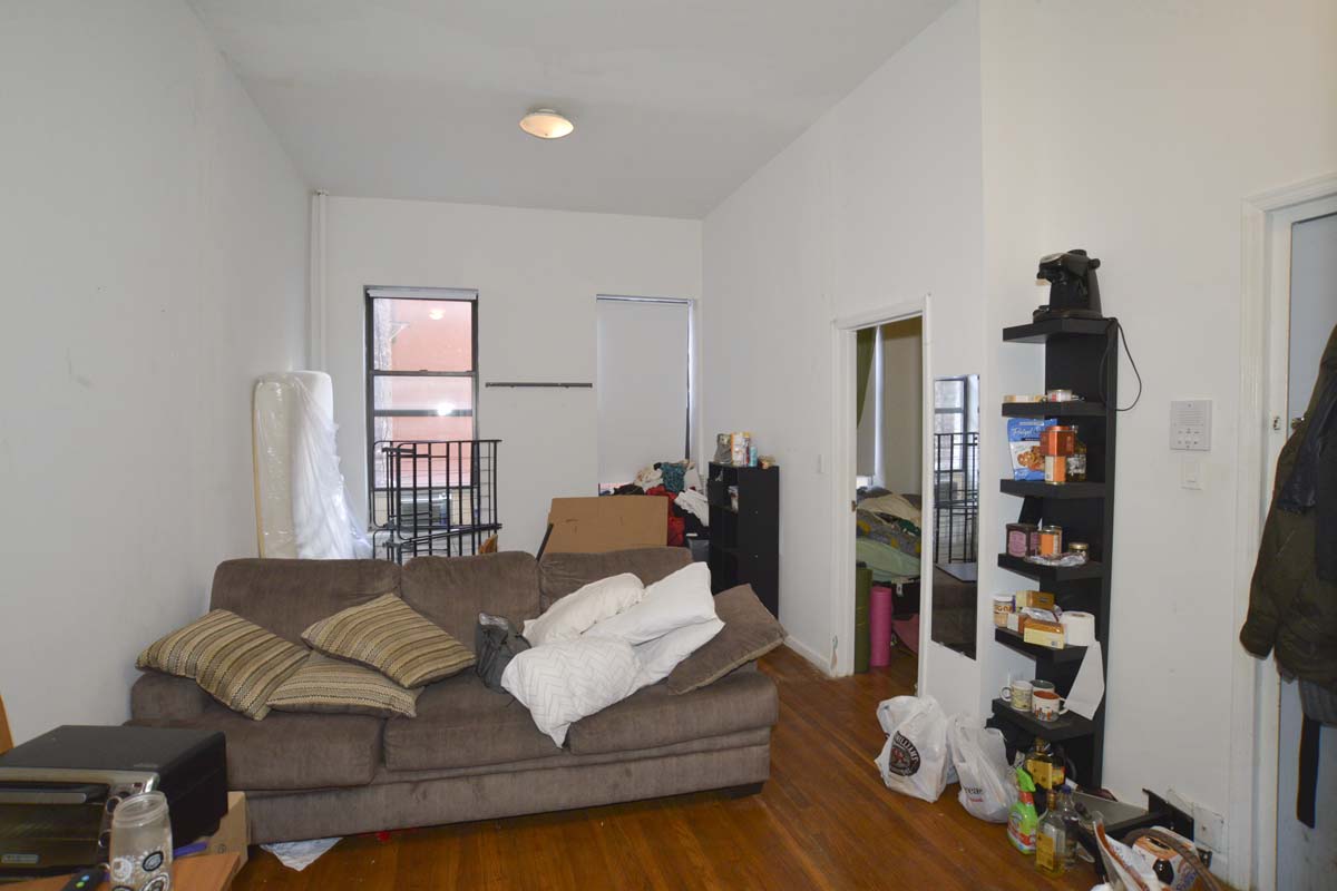 Primary Photo - 810 Lexington Ave