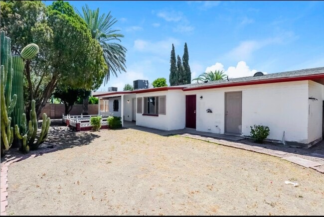 Building Photo - 3140 E Caballero St