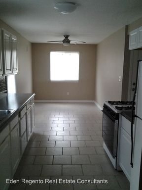 Building Photo - 1708 E Kossuth St