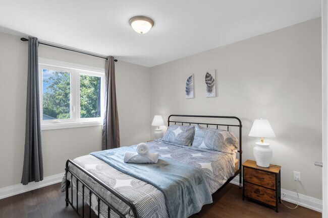 Photo du bâtiment - 688 Midland Ave