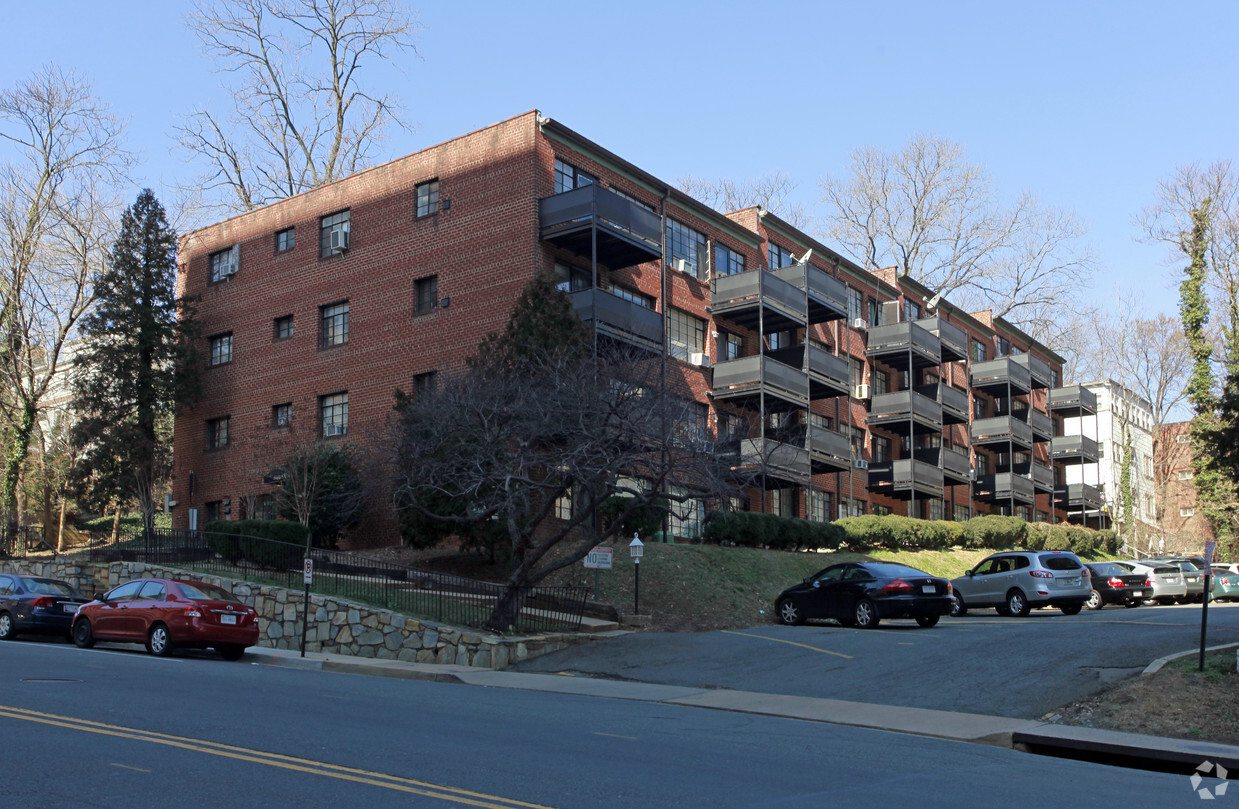 Foto principal - Metro Rosslyn Apartments