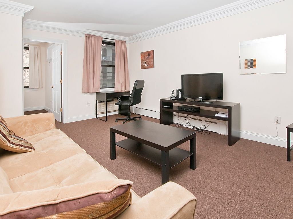 Primary Photo - 545 W 49th St