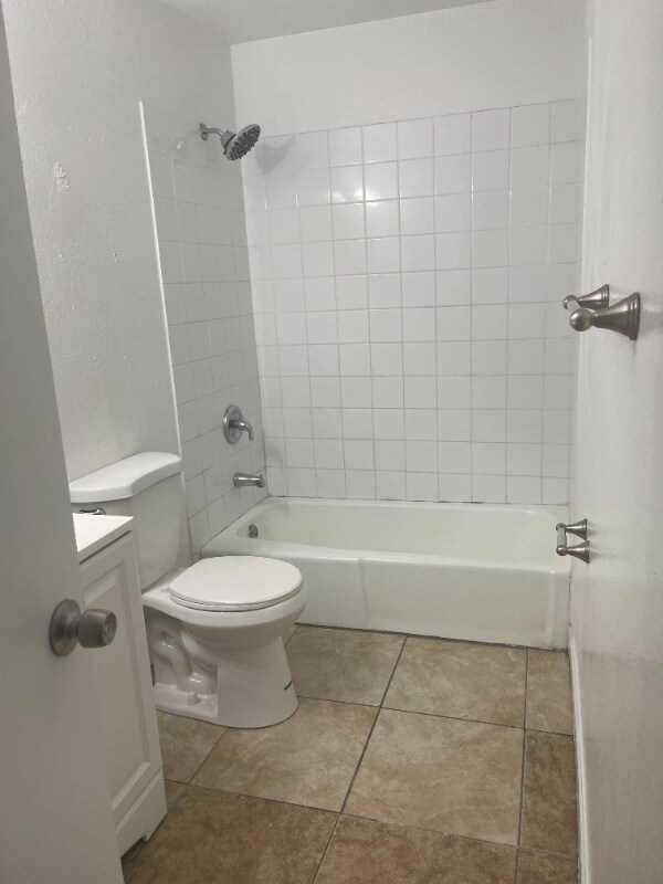Foto del edificio - 220 W 9th St