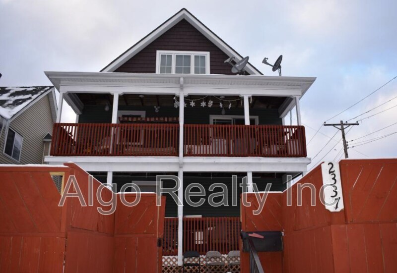 Primary Photo - 2337 N James Ave