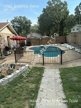 Building Photo - 1702 Jennifer Dr