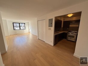 Building Photo - East 39th Street