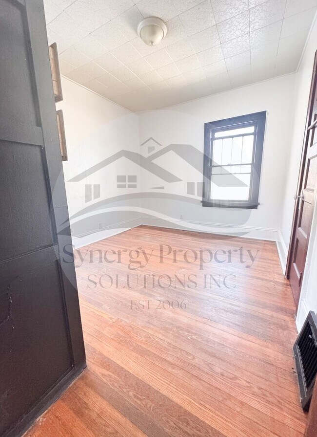 Foto del edificio - 2 Bedroom Available Now