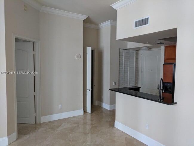Foto del edificio - 99 SE Mizner Blvd