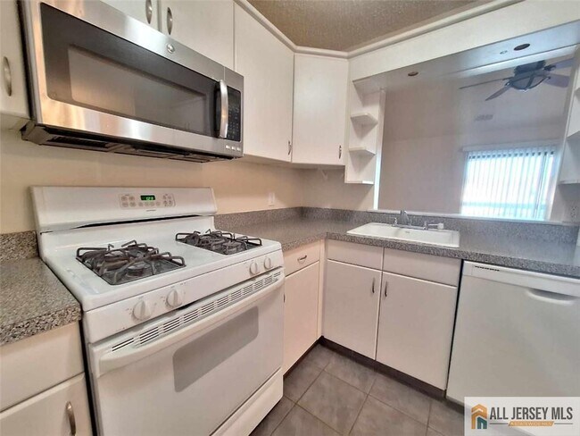 Foto del edificio - 511 Sunshine Ct