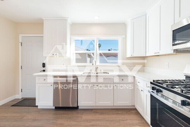 Foto del edificio - New 3 Bedroom 1 Bathroom House for Rent in Ontario CA 91764