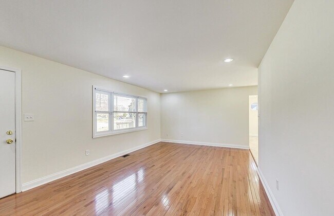 Foto del edificio - 6426 Prospect Terrace