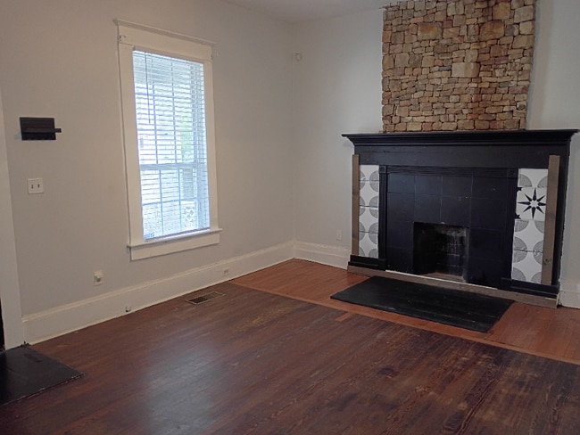 Building Photo - 1081 Arlington Ave SW