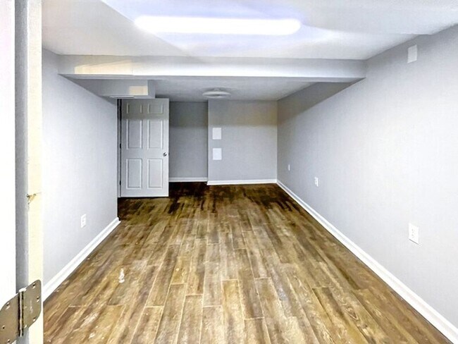 Foto del edificio - 3238 Krem Ave