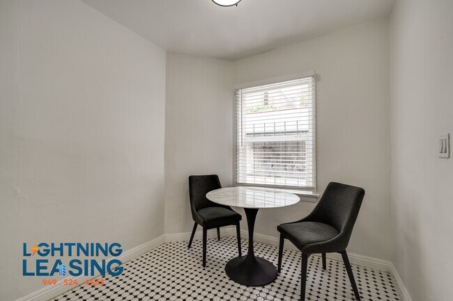 Building Photo - 750 Normandie Ave