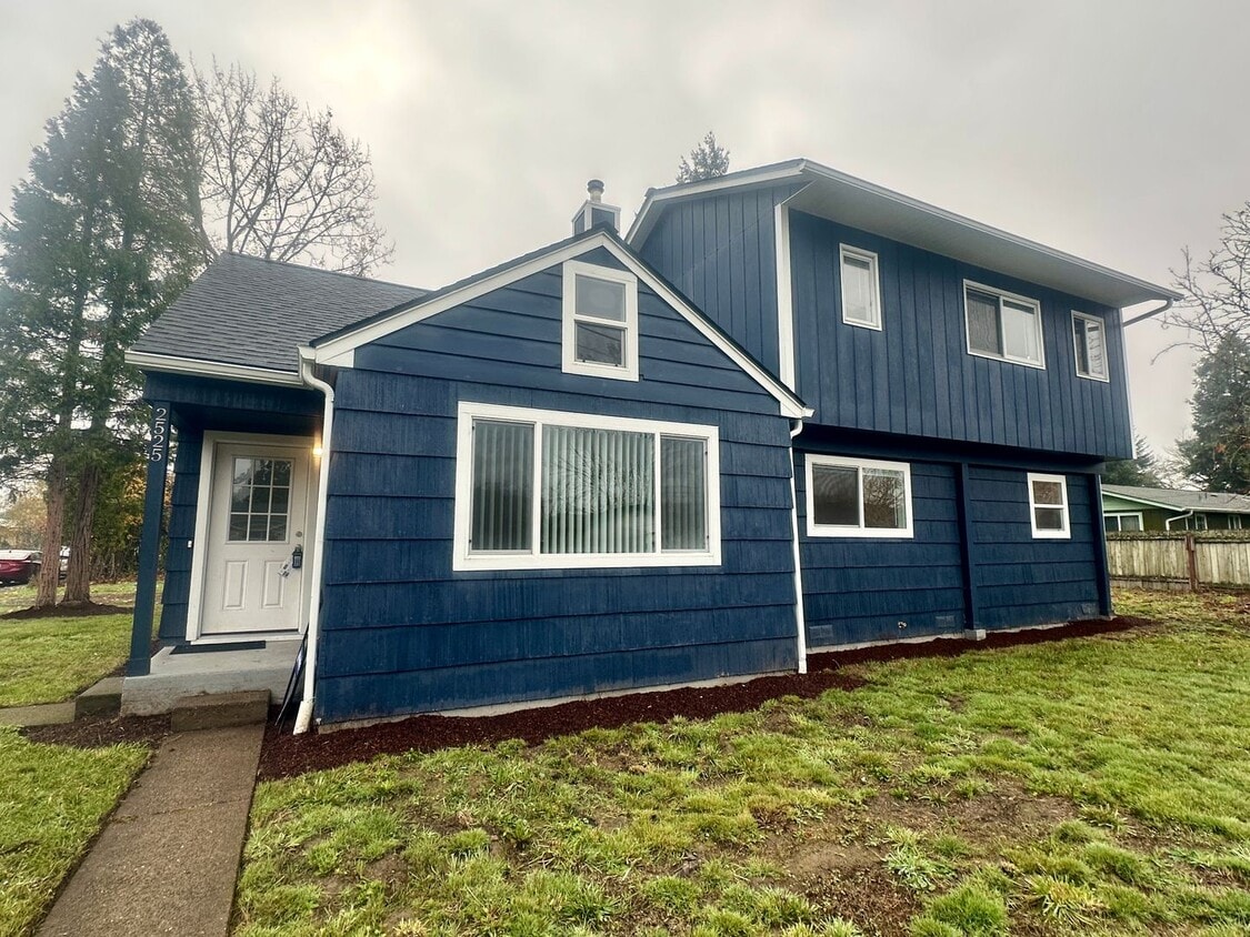 Primary Photo - 2525 SE Thompson St