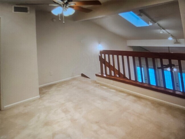 Foto del edificio - 2425 Holly Hall St