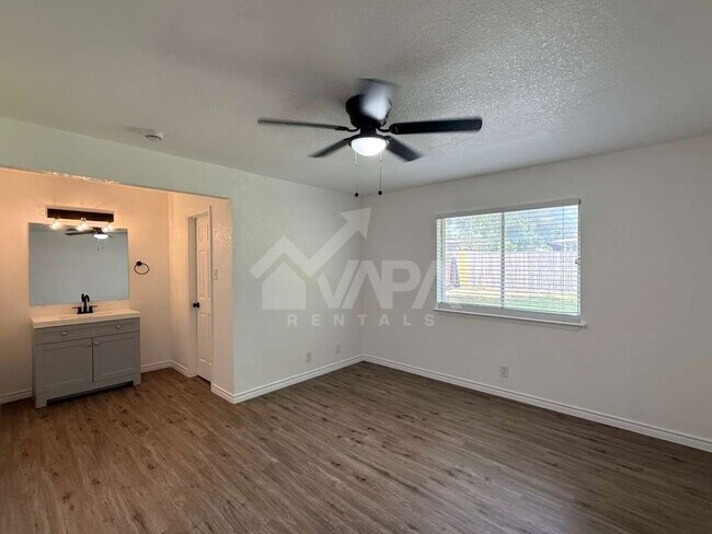 Building Photo - 14338 Ridge Point Dr