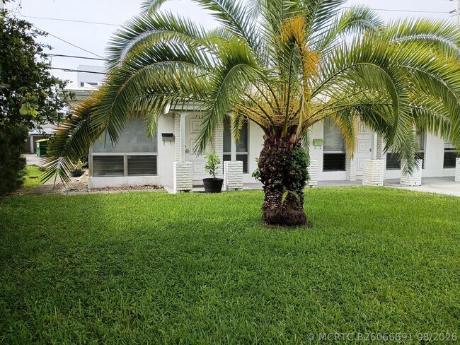 Foto del edificio - 2724 NE 32nd St
