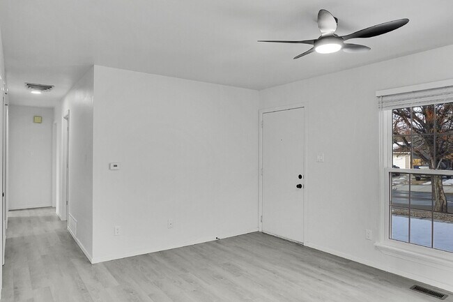 Foto del edificio - $1,695.95, 3-bed, 2-bathroom ranch home in Colorado Springs.