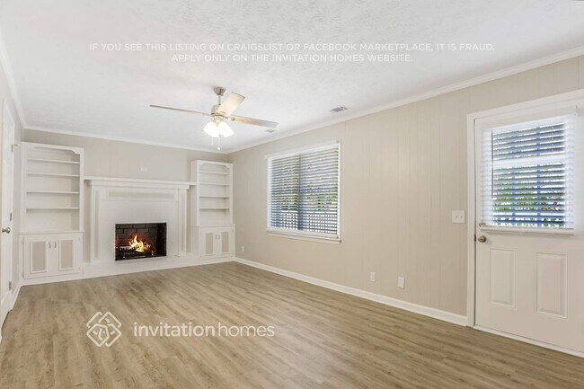 Building Photo - 2180 Pinewood Dr