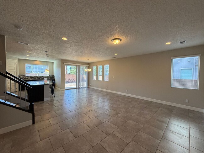 Foto del edificio - 3 Bedroom Townhome Near Juan Tabo Blvd SE & Four Hills!