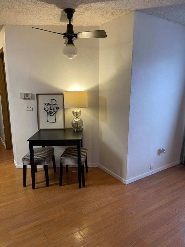Foto del edificio - 920 S Dawson Way