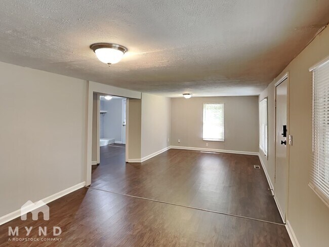Foto del edificio - 795 Clyde Cole Rd