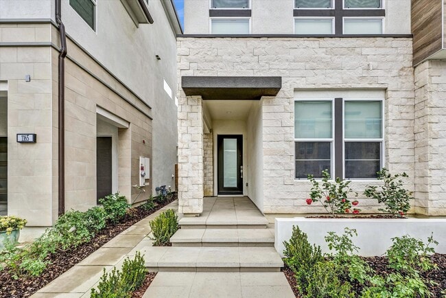 Building Photo - 1155 Poppy Ct