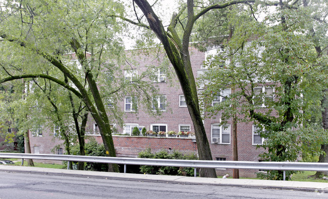 Building Photo - Sunnybrook Gardens Apartments