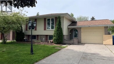 Building Photo - 3131 Briarbank Dr