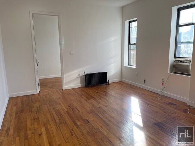 Building Photo - 526 Lafayette Ave