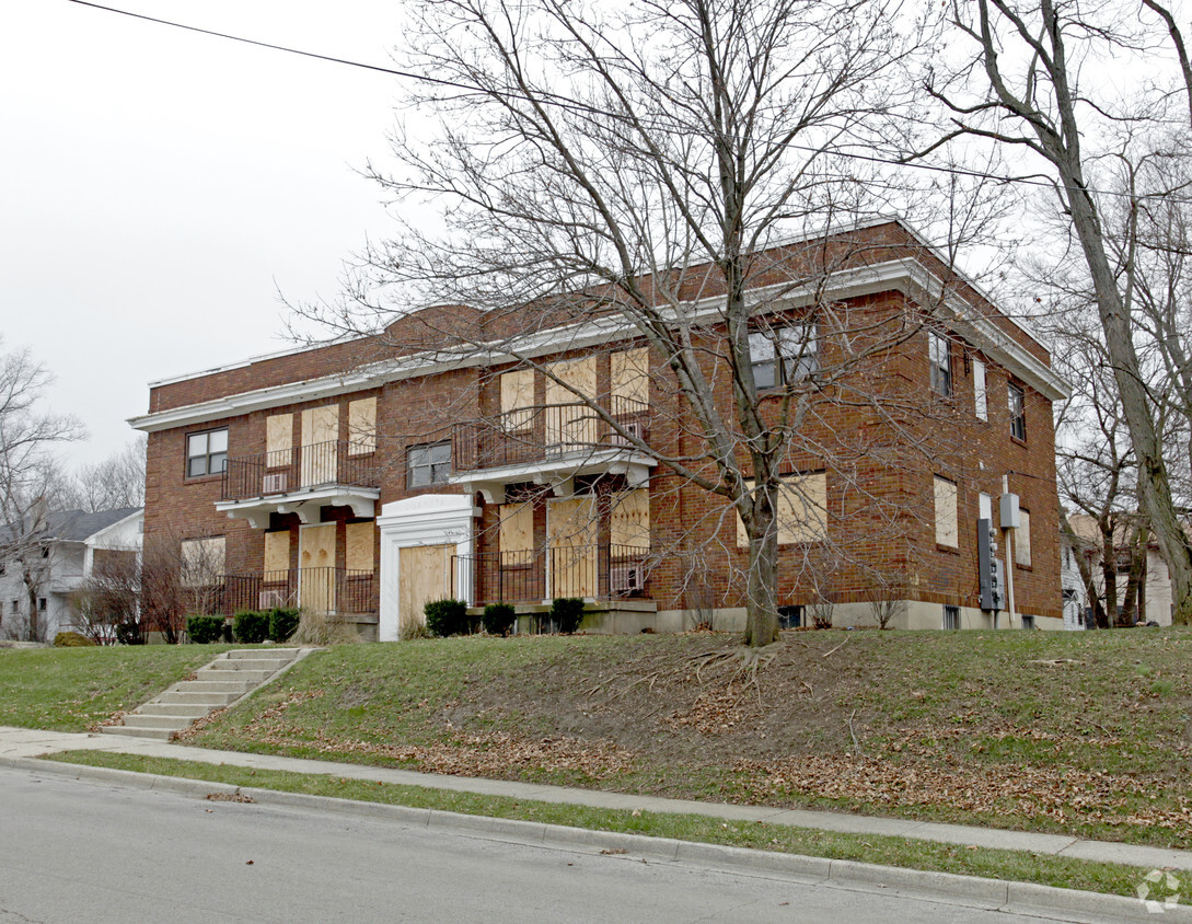 Building Photo - 1230 N Euclid Ave