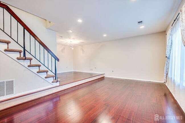 Foto del edificio - 1224 Thomas Ave