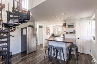 Building Photo - 100 Vollum Rd