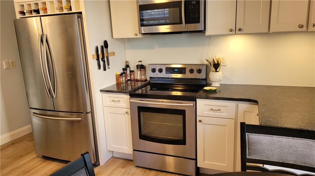 82 Burnside Ave Unit 1, Newport, RI 02840 Room for Rent in Newport