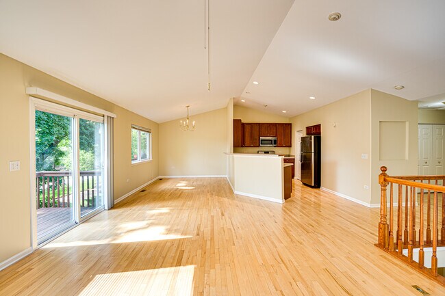 Building Photo - 3147 Saganashkee Ln
