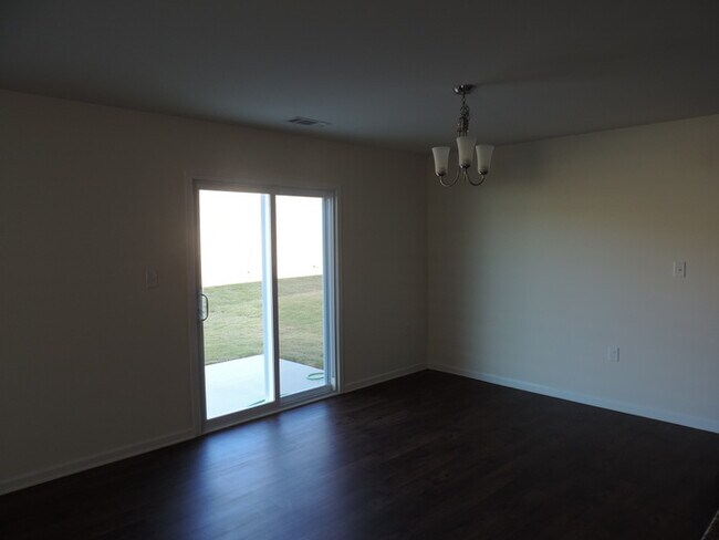 Foto del edificio - New, 4 bedroom home in the Hallstead commu...