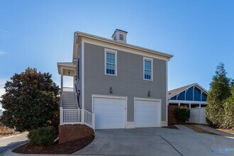 Building Photo - 32 Hillcrest Ave NW