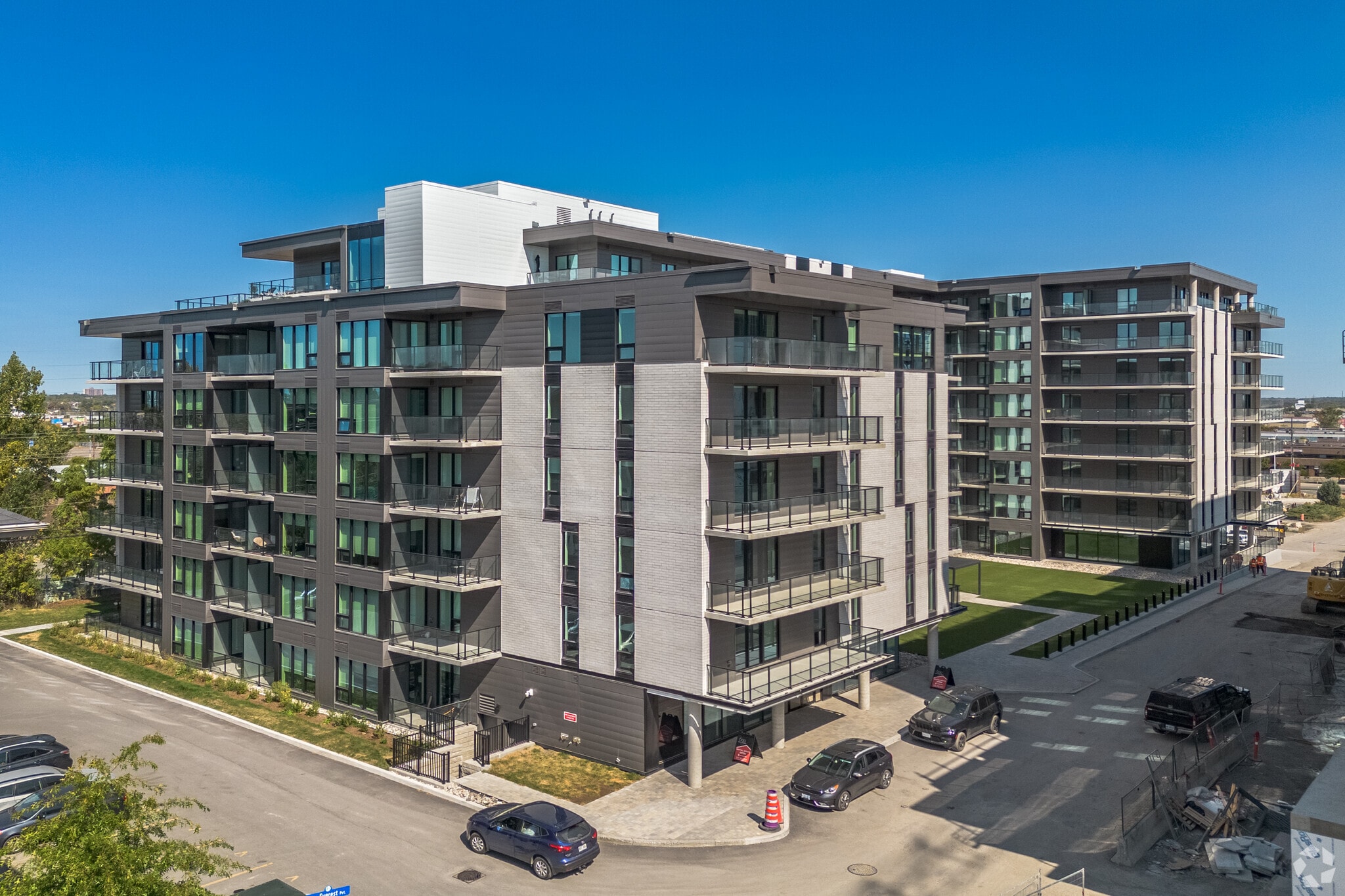 600 Mountaineer Apartments - 600 Mountaineer Pvt Ottawa, ON