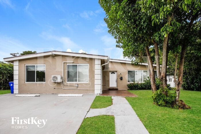Primary Photo - 421 SW 29th Ave