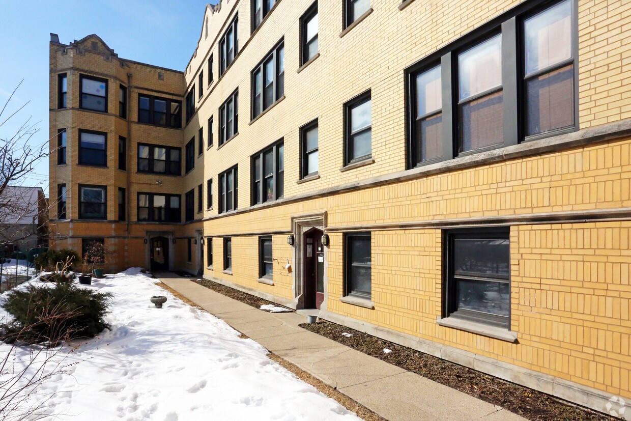 23242328 N Spaulding Ave, Chicago, IL 60647 Apartments in Chicago