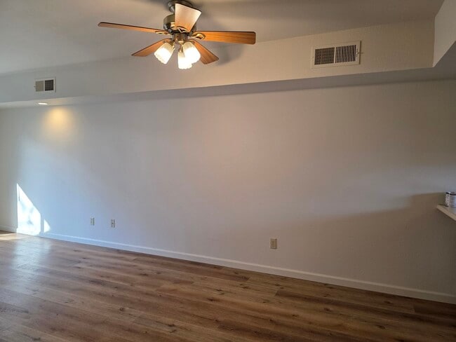 Building Photo - 121 Elbridge Ave