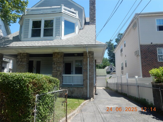 Building Photo - 337 S 3rd Ave